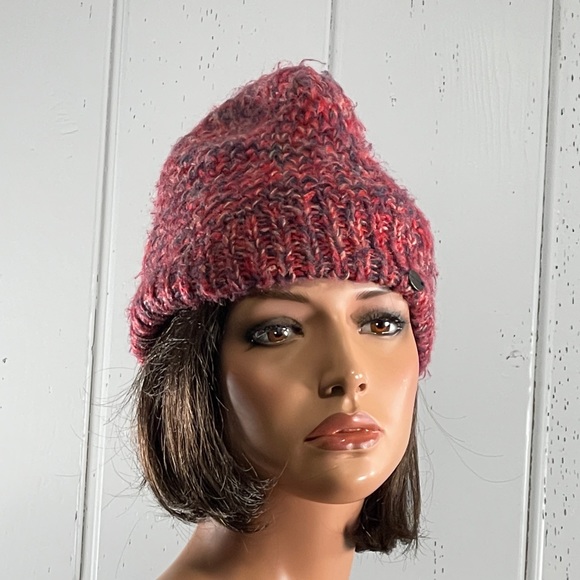 *Burton Women’s Reversible Knitted  Beanie Hat - Picture 10 of 10